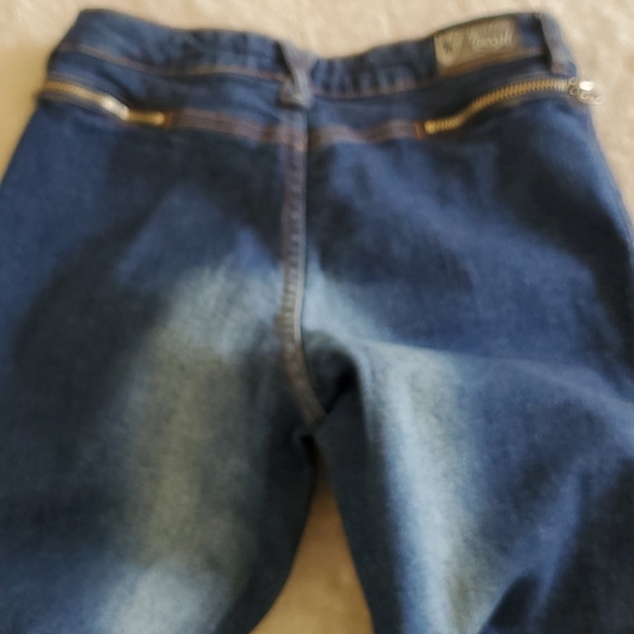 Jeans - Picture 2 of 2